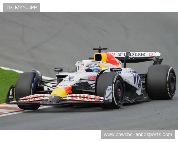 迈凯伦双雄内斗白热化，皮亚斯特里罚时加剧冠军悬念