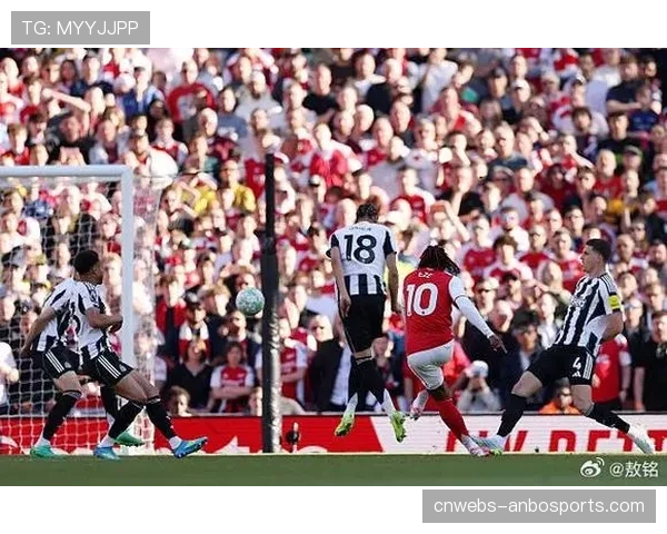 阿森纳1-0小胜纽卡斯尔联，埃泽远射破门助枪手重回榜首